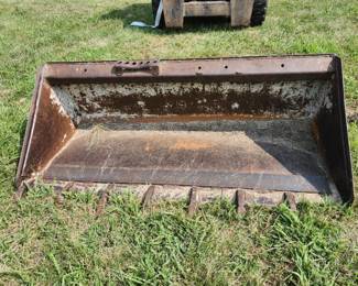 Skid Steer Tooth Bucket Attachment