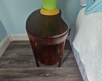 Pair or little kidney  tables