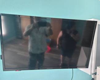 Another wall mount tv .
 Sunday price $25 upstairs craft room . Sorry mount stays with house