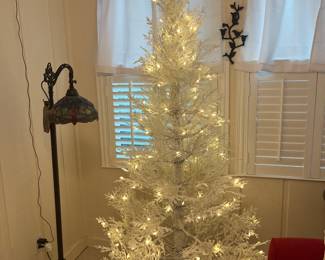 6 Ft White Leaf Christmas Tree 