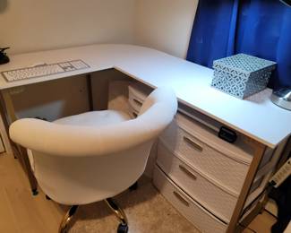 Corner desk