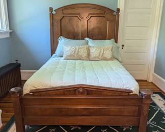 Antique Full Bed
