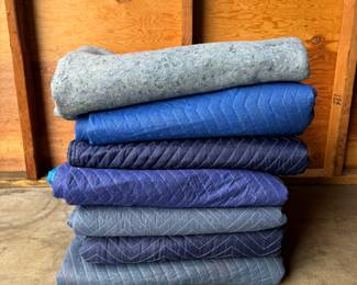 Several lots of moving blankets