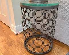 Accent table