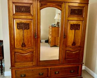 Vintage Wardrobe comes apart for easy move