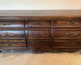 Vintage Mount Airy Furniture Company Wooden 9 Drawer Wooden Dresser 