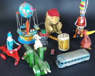 009 Vintage Toys Featuring WindUp Clown And Duck
