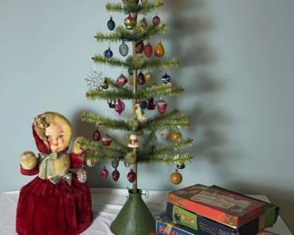 Antique Feather Tree, Mrs. Claus Lights