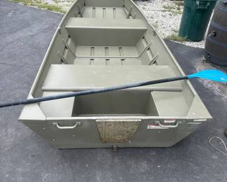 Holds 3 people OR 345 lbs. very nice condition
