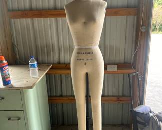 Royal form vintage collapsible form on iron stand