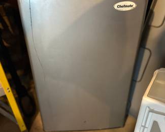 Chefmate small refrigerator