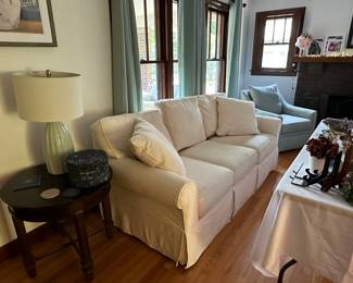 Bowen Furniture clip cover couch (washable covers)