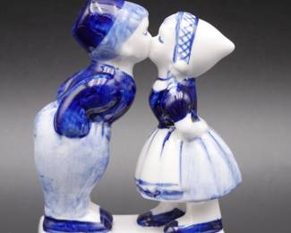 Small Blue & White Porcelain Kissing Couple Figurine