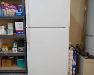 Magic Chef CTB2125GRW Top-Mount Refrigerator