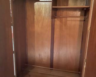 Antique Armoire in Excellent condtion