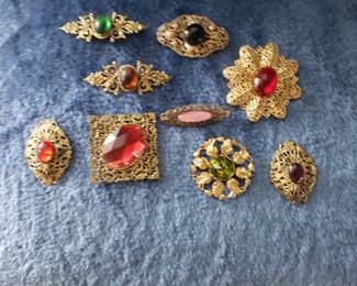Vintage broaches 