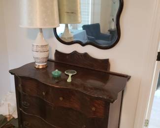 Antique dresser w mirror