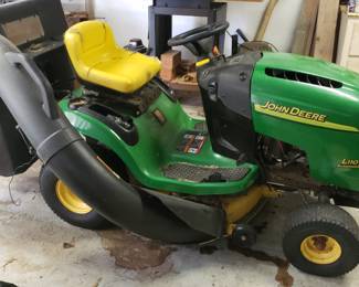 JOHN DEERE L-110  MOWER, 350 hrs, grass vacuum & wagon