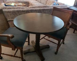 Small table w 2 chairs