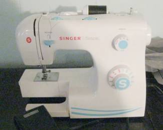 SINGER SEWING MACHINE