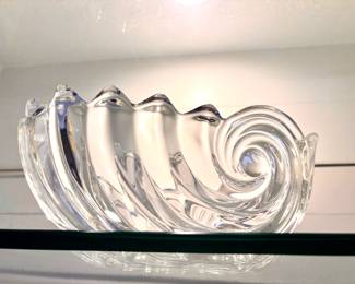 Glass shell bowl