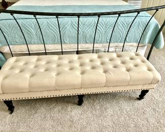 Tufted bench