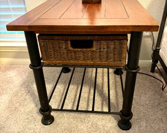 Wood/metal side table