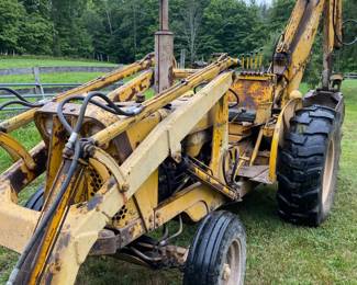 Case backhoe. Runs.