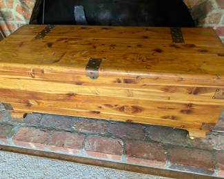 Lane cedar chest