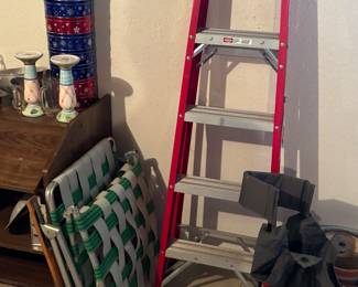Ladder, lawn chairs
