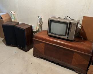 Vintage television, trunk, speakers