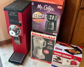 Industrial Bunn coffee grinder, coffee maker, Kitchen Aid blender, George Foreman grill