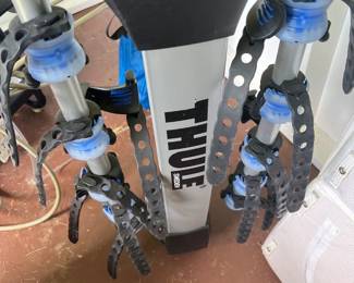 THULE Apex XT 4 Swing Away Hitch Mount 4 Bike Rack