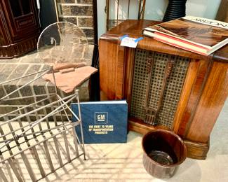 Antique Radio-- display only no guts