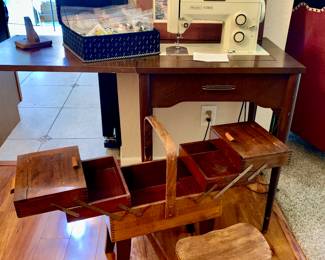 Accordion Sewing box. Sears Kenmore model:158.15150