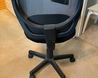 50	$48 	1 Mesh Back Office Chair - No Arms
