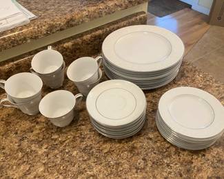 74	$150 	Lynnbrooke china set Alencon 31 pieces 
