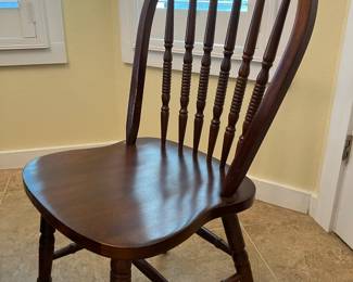 18	$195 	Round Dining Table and 4 Chairs
		  Table:  42 X 29H
		  Chairs:  18W X 16D X 38H
