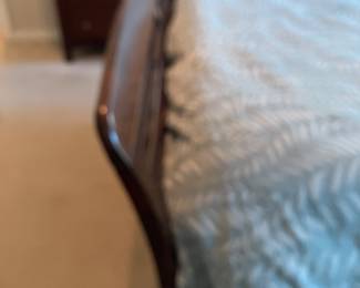 
22	$400 	Queen Size Bed with Beautyrest Mattress & Boxspring
		  Headboard:  64W X 54H
		  Footboard:  64W X 36H
