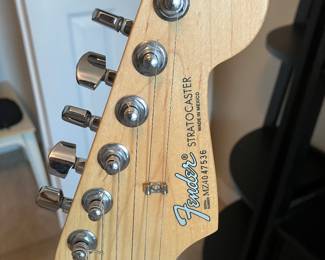 40	$700 	 Fender Stratocaster 6 strings Bass Guitar with Case
#MZ4047536
*