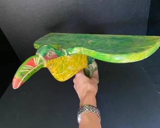 E# $68 - Parrot shelve unsigned 16Wx8Tx11D