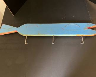$175 - Cawson wood painted Fish hat/coat holder 36Wx 8T