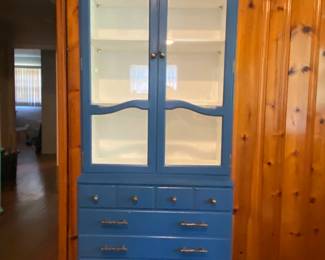 Vintage Ethan Alan hutch 