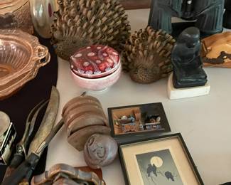 Assorted vintage items.