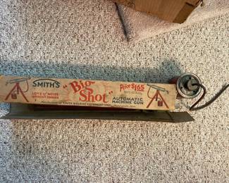 Smith's "Big Shot" automatic machine gun.