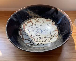 Decorative stoneware bowl.