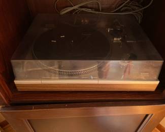 Sanyo full auto direct drive turntable.