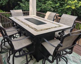 Patio set w/ fire pit built right in!