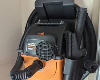 Wall mounted shop vac