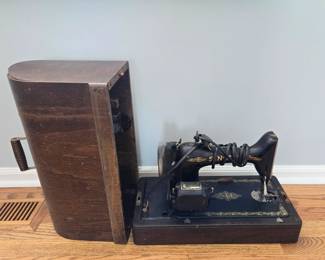 Antique Singer Sewing Machine with Wooden Carrying Case